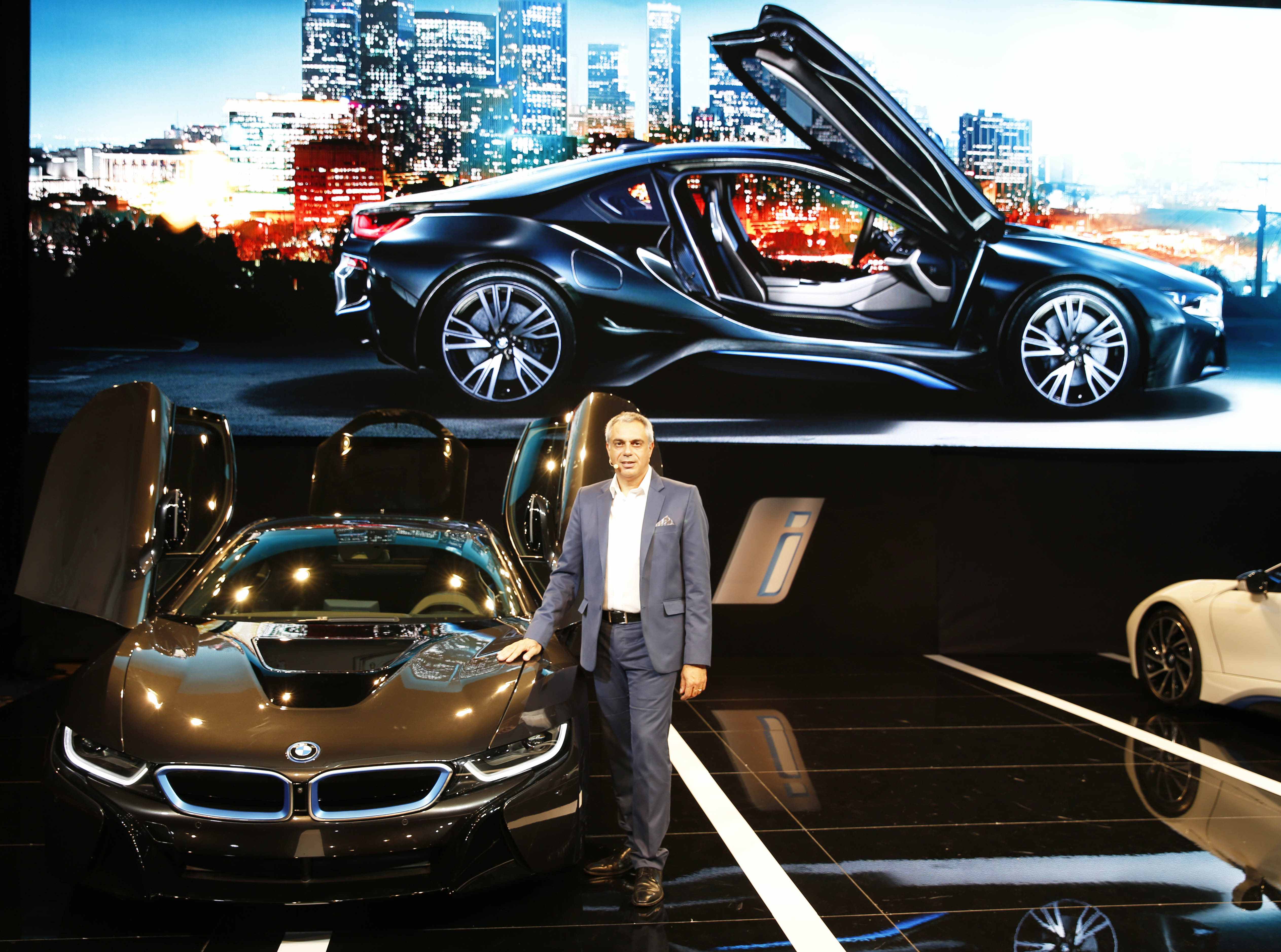 بي إم دبليو الهجينة رسمياً Stavros-MD-of-BMW_BMW-i8-Launch-1.jpg