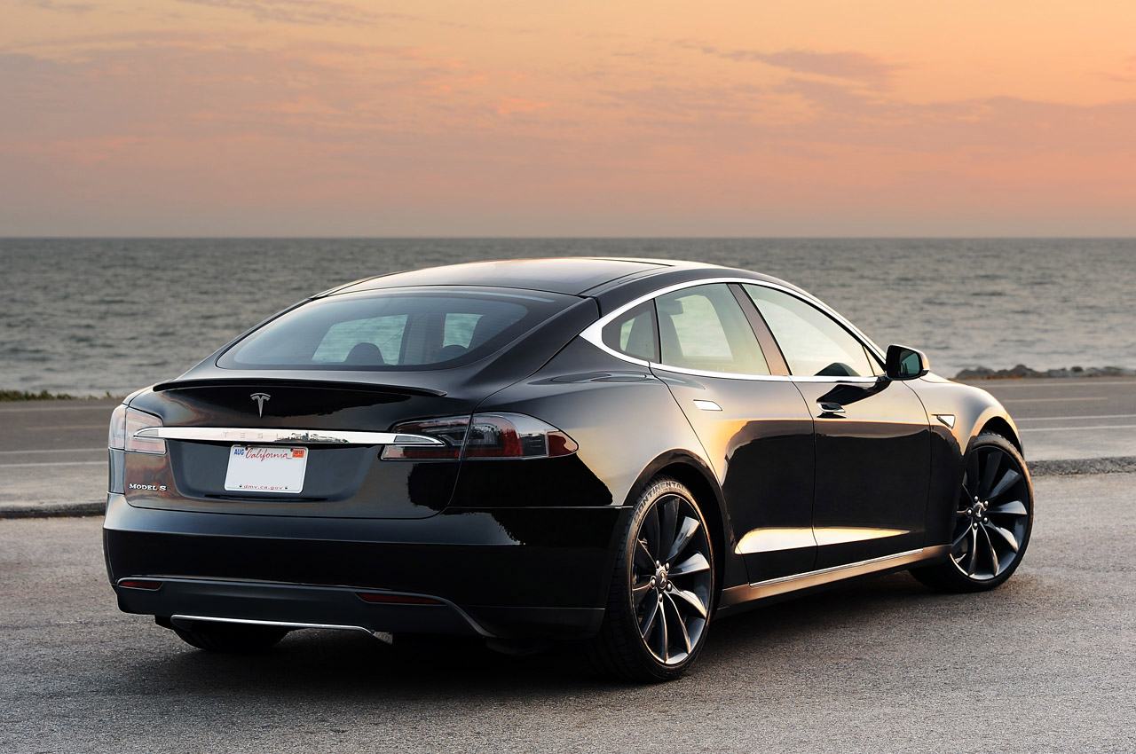 تيسلا قد تبيع الف نسخة Tesla-Model-S-2.jpg
