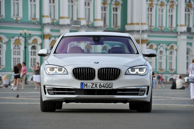 043561-first-drive-2013-bmw-7-series-750i-and-activehybrid7-by.3-lg