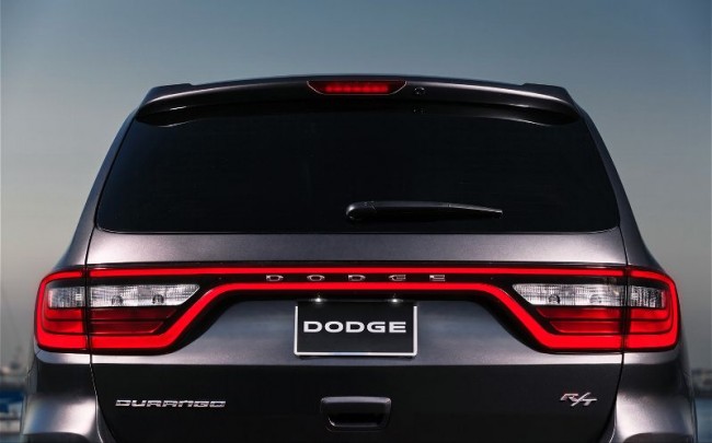 2014-Dodge-Durango-RT-rear-view-02