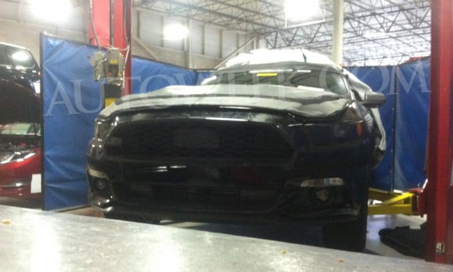 2015-Ford-Mustang-photos,-spy-shot,-front-end